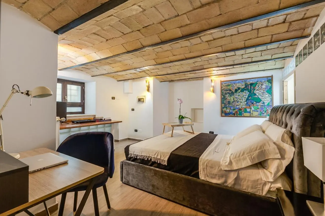 Oliviero - Piazza Navona Apartment Rome