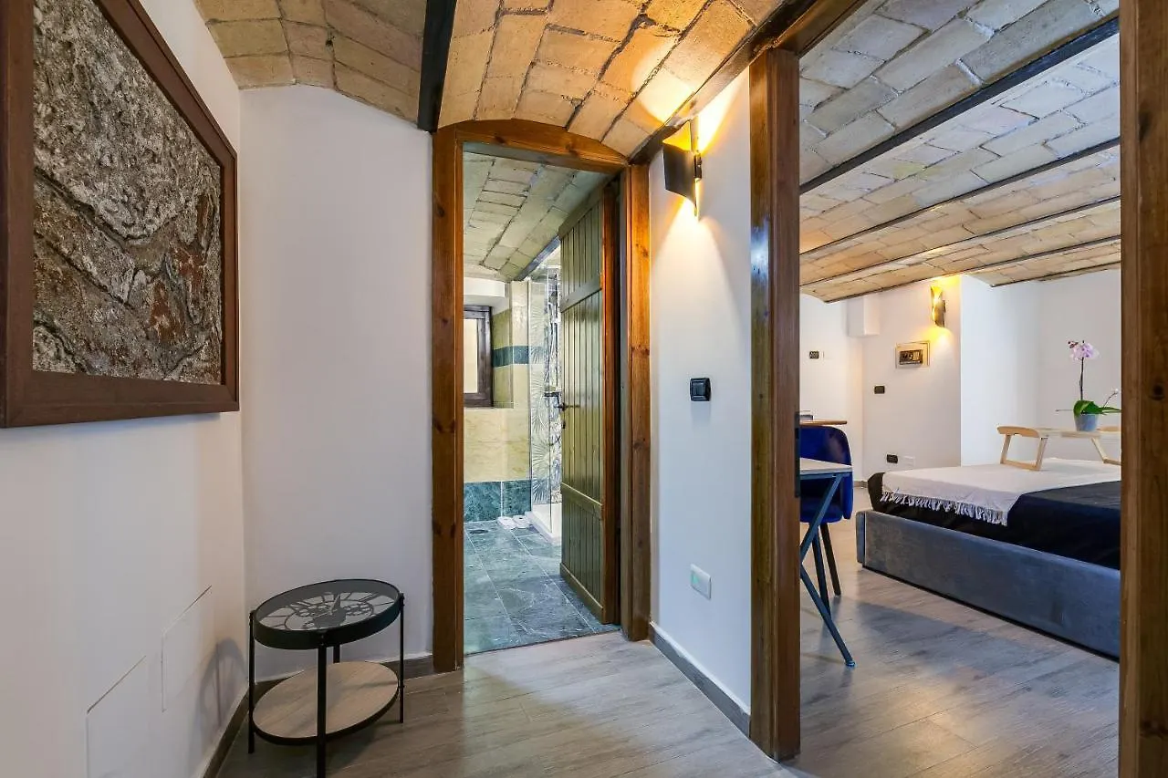 Oliviero - Piazza Navona Apartment Rome